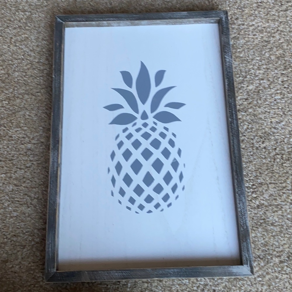 Pineapple Wood Wall Decor hook for hanging 12.75”x18.5”